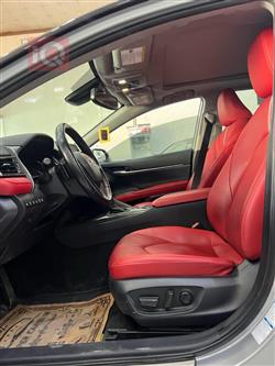 تۆیۆتا کامری